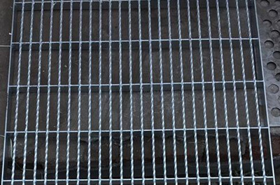 信鴿公棚地網(wǎng),曬籠網(wǎng)片,漏糞板,賽鴿鴿舍專用地網(wǎng) ,熱鍍鋅地格柵板價格/廠家 信鴿公棚地網(wǎng),曬籠網(wǎng)片,漏糞板,賽鴿鴿舍專用地網(wǎng) ,熱鍍鋅地格柵板價格/廠家